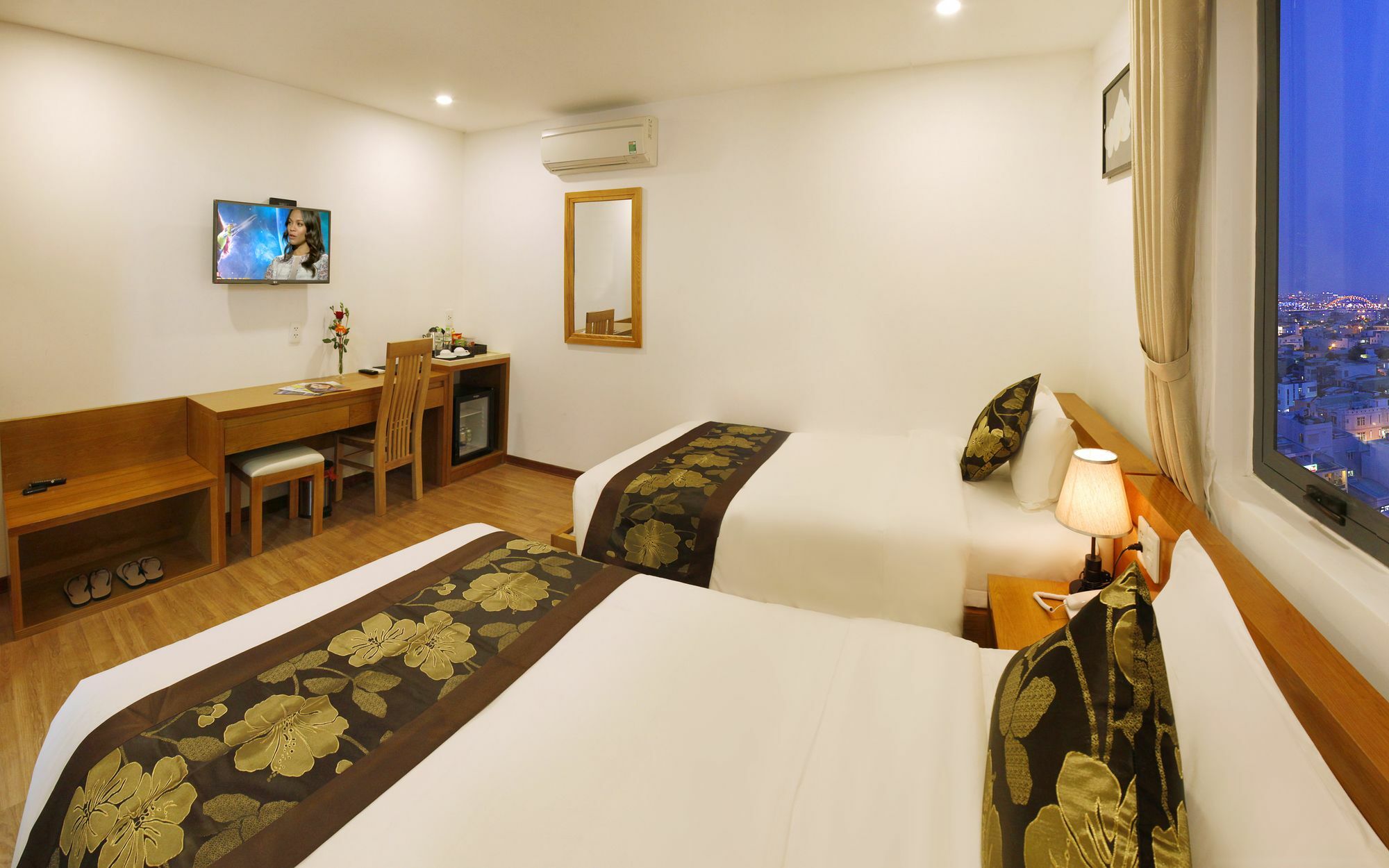 Merry Land Hotel Дананг Екстериор снимка